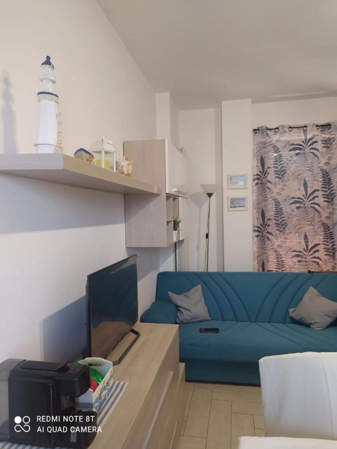 Casa Vacanza Indaco ฟิวมิชีโน ภายนอก รูปภาพ